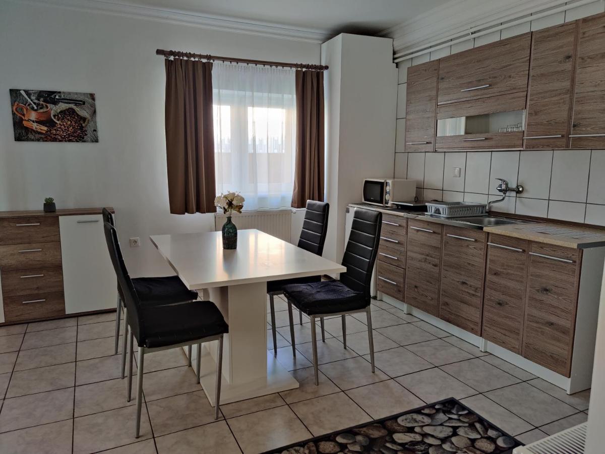Katalin Apartmanhaz Miskolc Ngoại thất bức ảnh